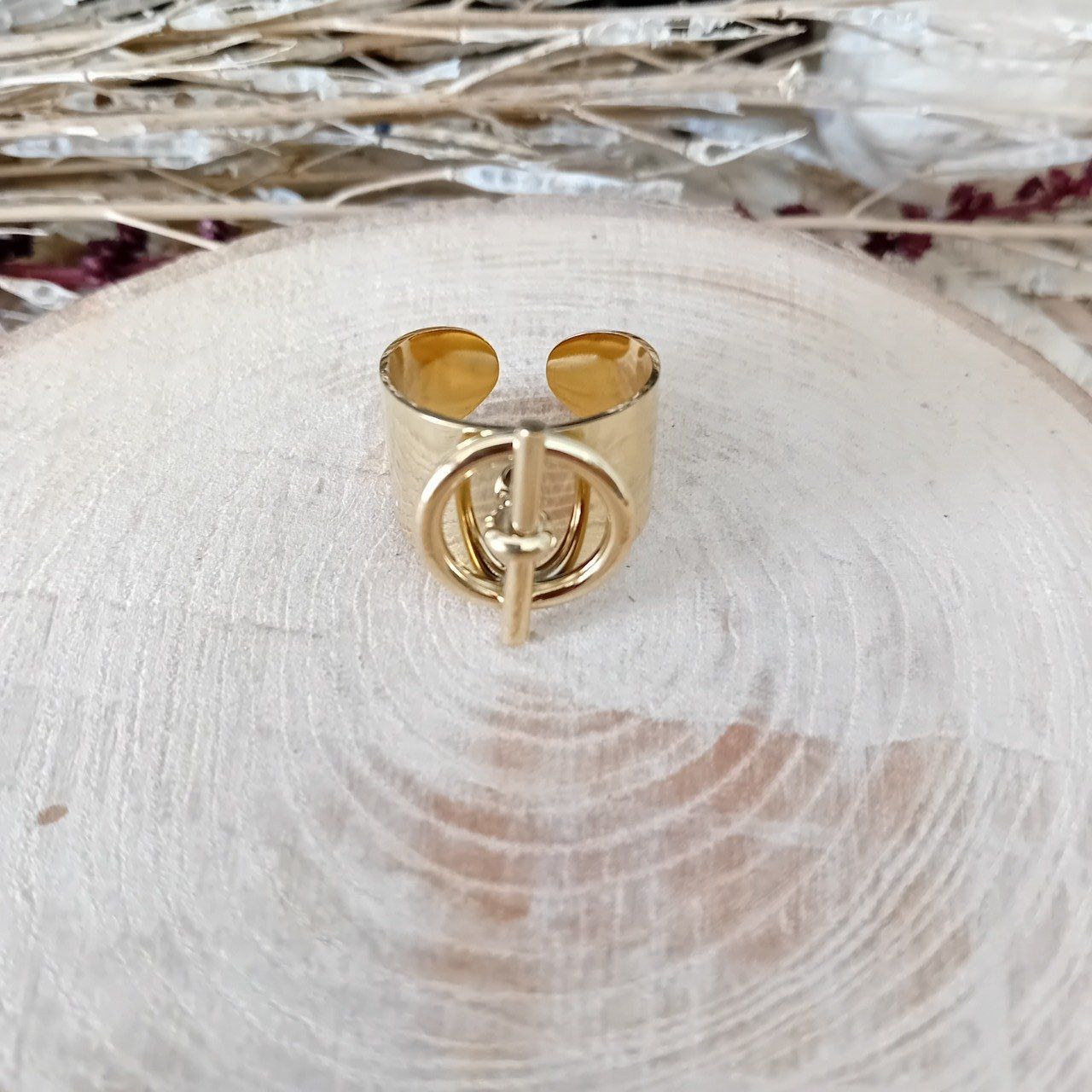 Adora London The Ezra Ring Gold plated open ring with detailing