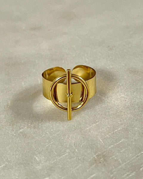 Adora London The Ezra Ring Gold plated open ring with detailing