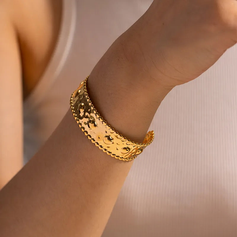Adora London The Camilla Bangle 18K gold plated bangle with detailing