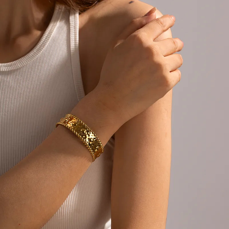 Adora London The Camilla Bangle 18K gold plated bangle with detailing