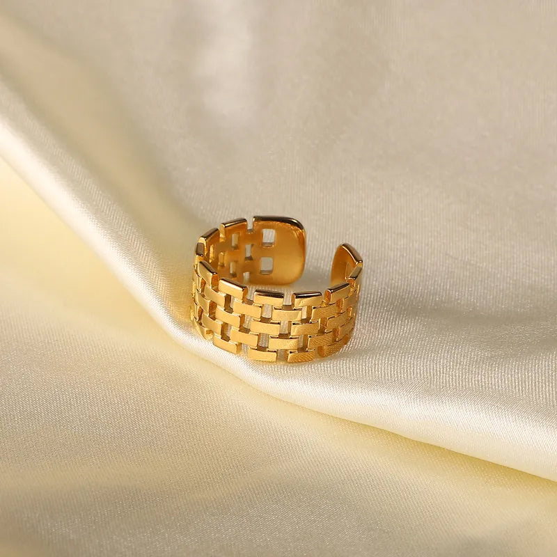 Adora London The Stevie Ring in Gold 18K gold plated open ring