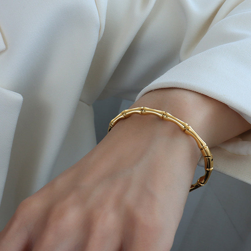 Adora London The Emily Bangle 18K gold plated 3/4 Bangle