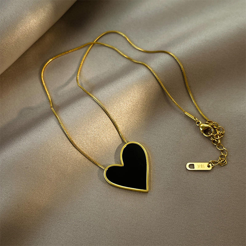 Adora London Black Heart Necklace Stainless steel black heart pendent necklace