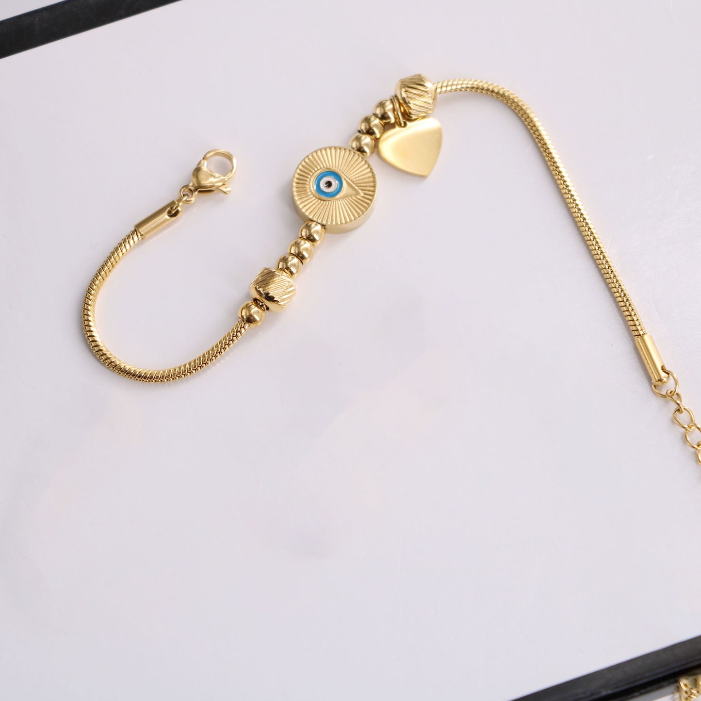 Adora London The Evil Eye Bracelet had beautiful deatiling