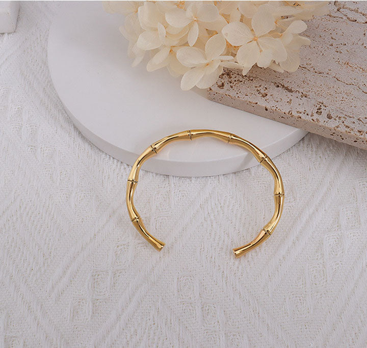 Adora London The Emily Bangle 18K gold plated 3/4 Bangle