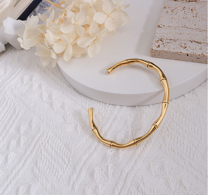 Adora London The Emily Bangle 18K gold plated 3/4 Bangle