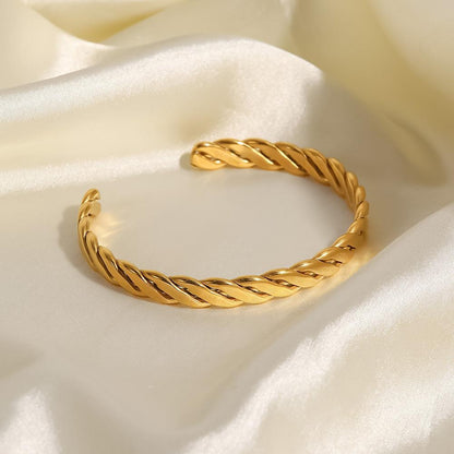 Adora London Leah Bangle simple style rope style bangle